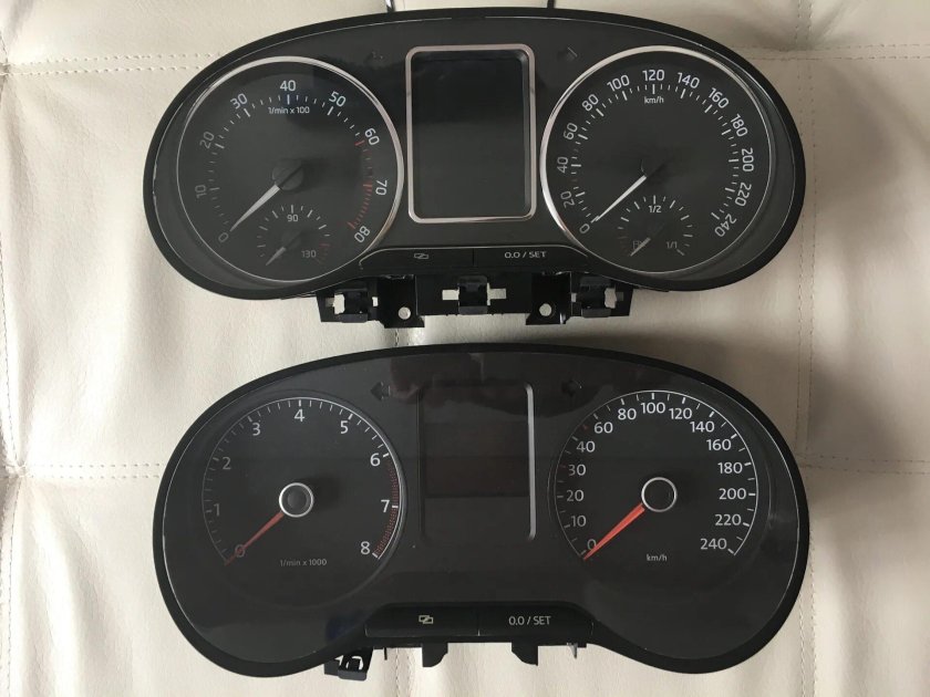 Приборная панель Шкода Рапид