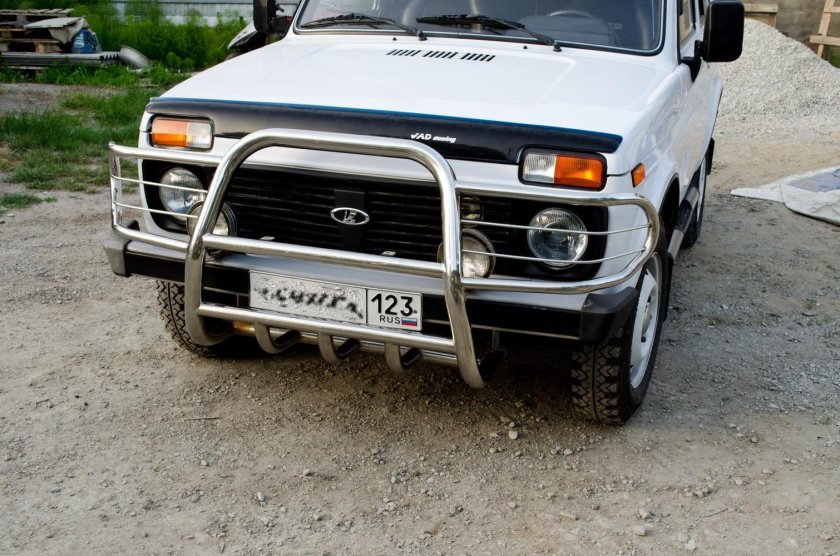 Нива с кенгурятником 2121