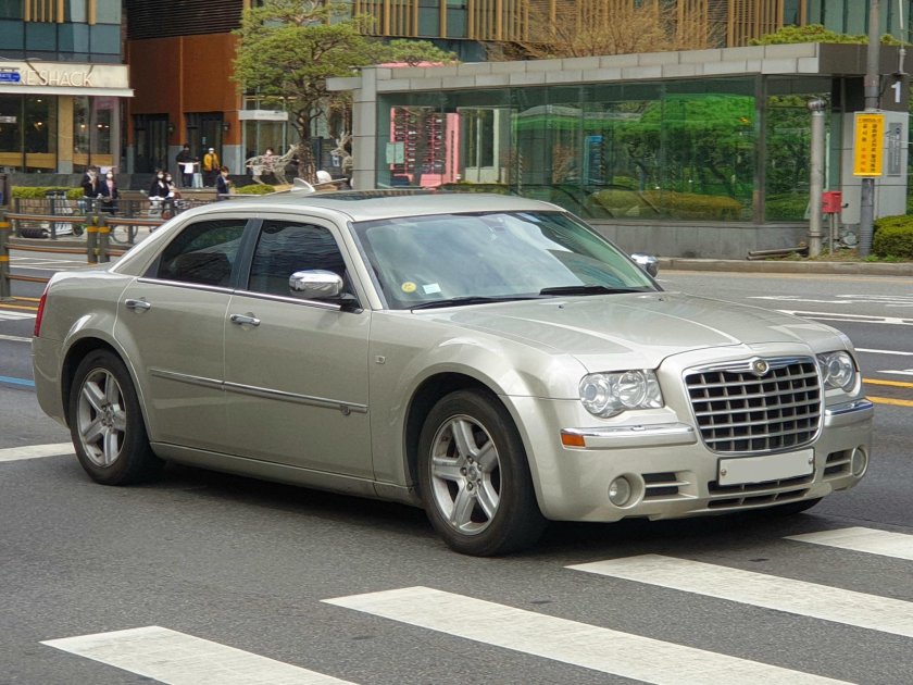 Chrysler 300 2004