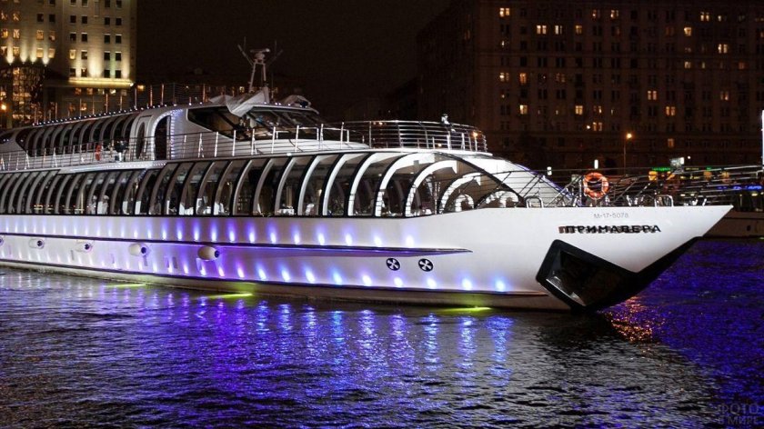 Яхта Рэдиссон Роял