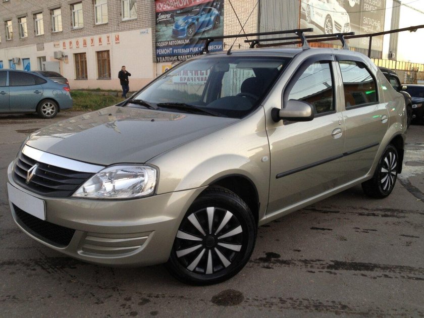 Renault Logan 2011 бежевый