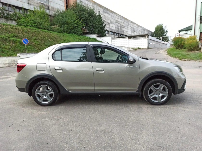 Логан степвей светлый базальт