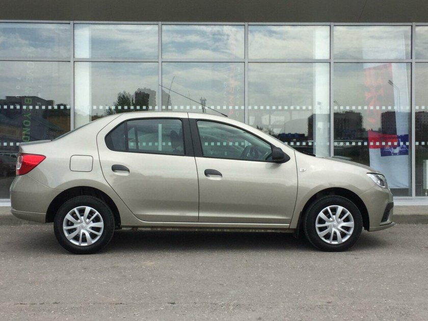 Бежевый Логан 2