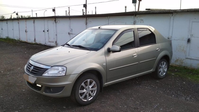 Светлый базальт Рено Логан 2011