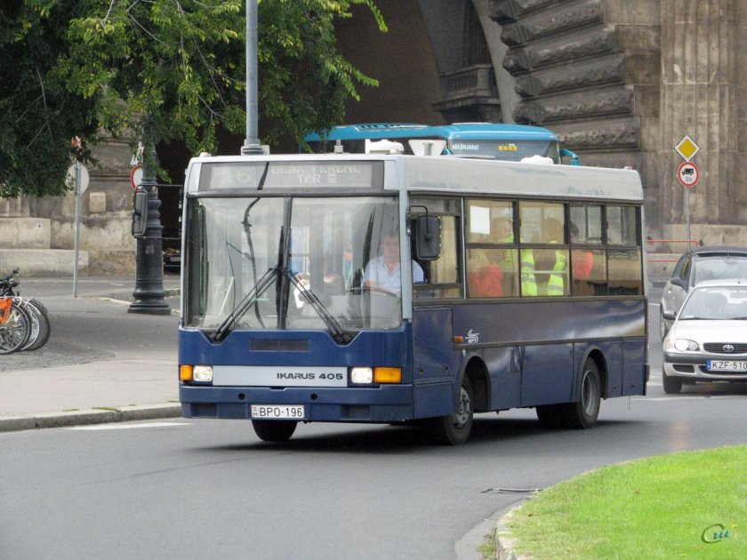 Ikarus 405