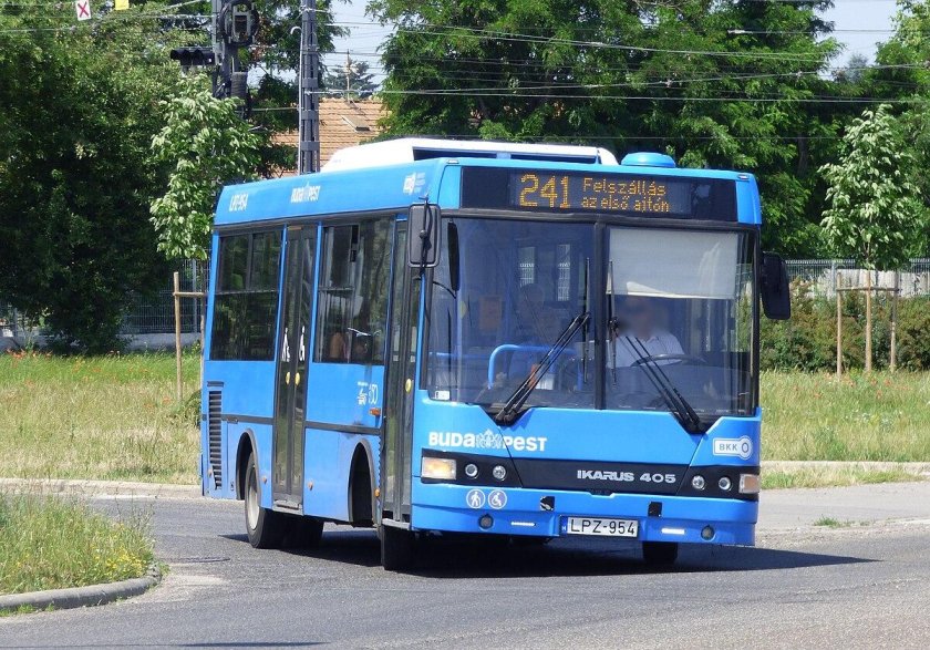 Ikarus 405
