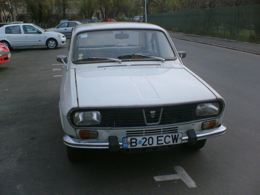 Седан Dacia 1300