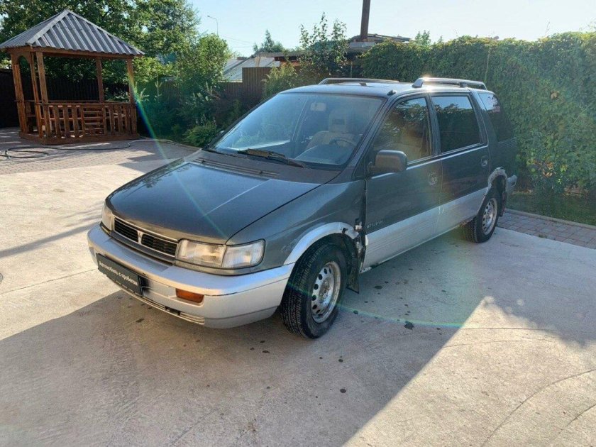 Mitsubishi Space Wagon 1992