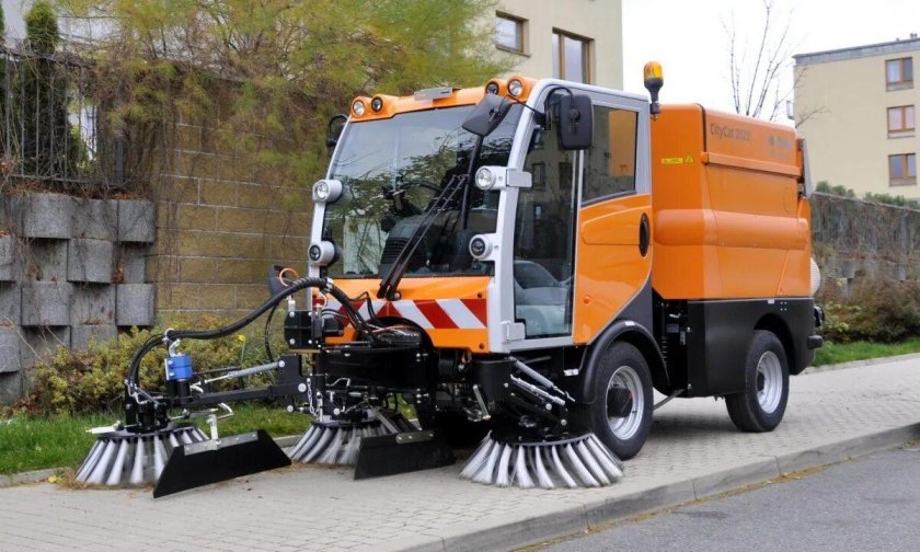 Машина вакуумная подметальная уборочная компактная МВПК-201.50