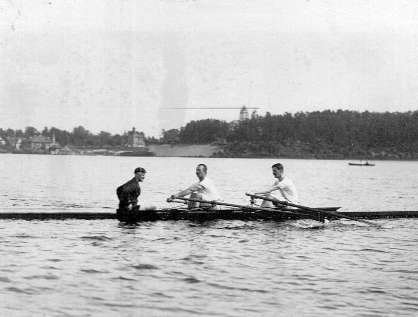 Клинкер лодка спортивная