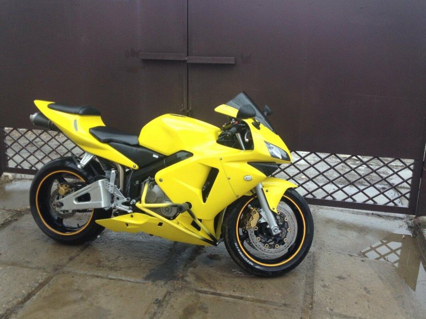 Хонда СБР 600 желтый