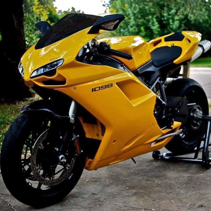 Спортбайк Сузуки р1