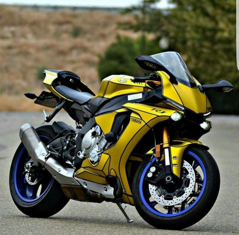 Yamaha мотоцикл желтый