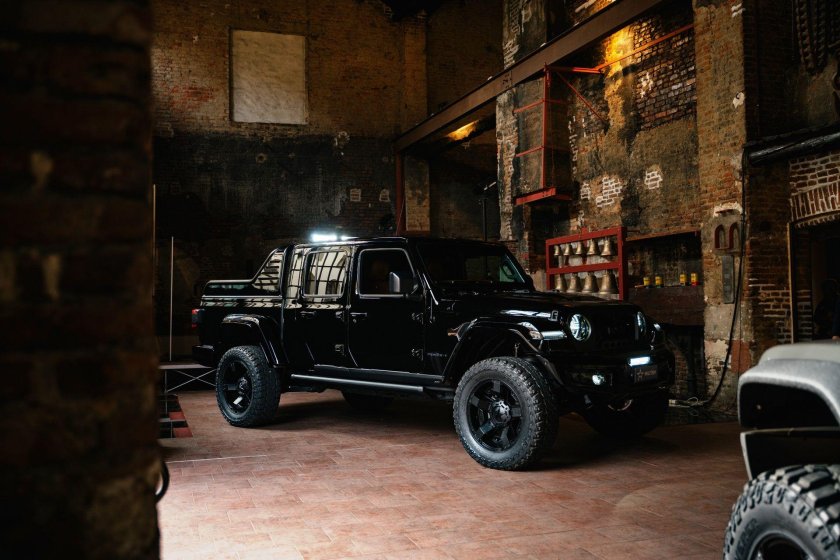 Jeep Gladiator Black