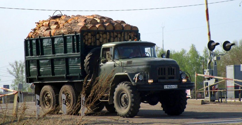 ЗИЛ 131 самосвал с дровами