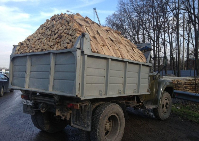 ЗИЛ 130 самосвал с дровами