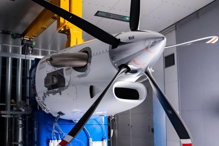 Турбопроп самолет