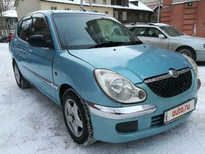 Тойота дуэт 2002