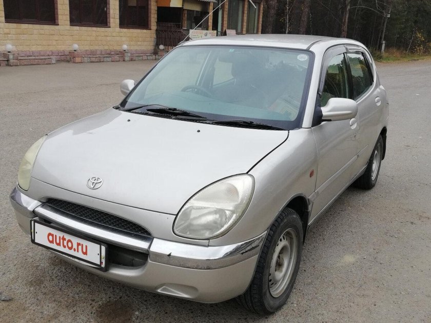 Тойота дуэт 2001