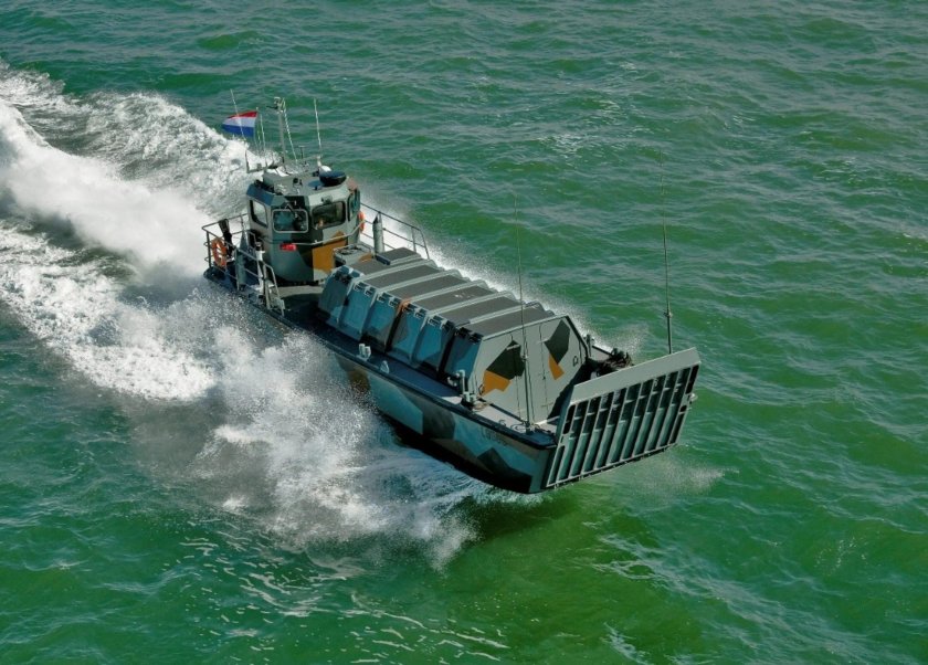 Десантный катер LCU 2000