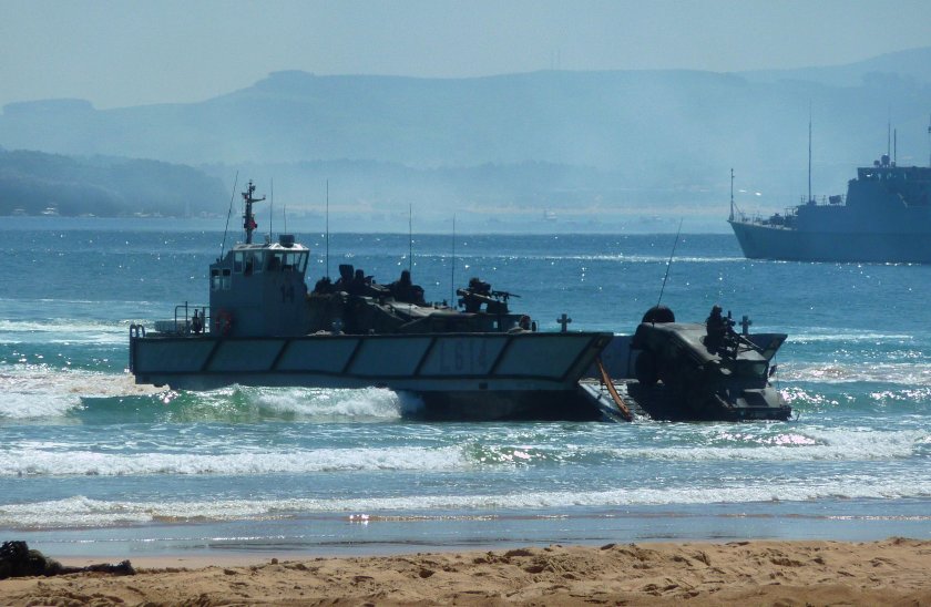 Десантный катер LCU