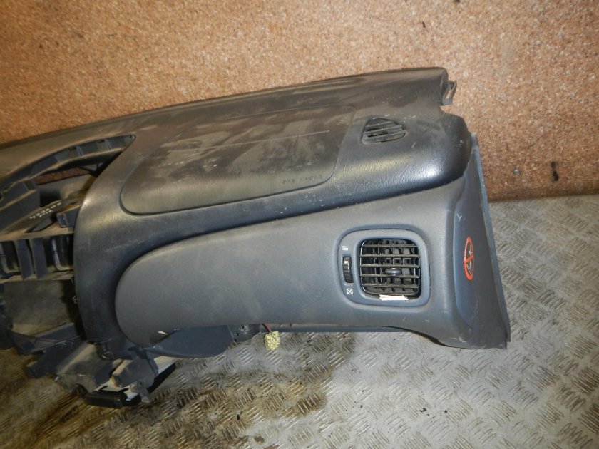 Nissan Almera n16 салон