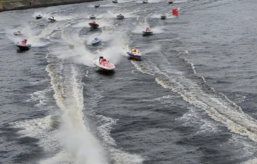 Водные гонки