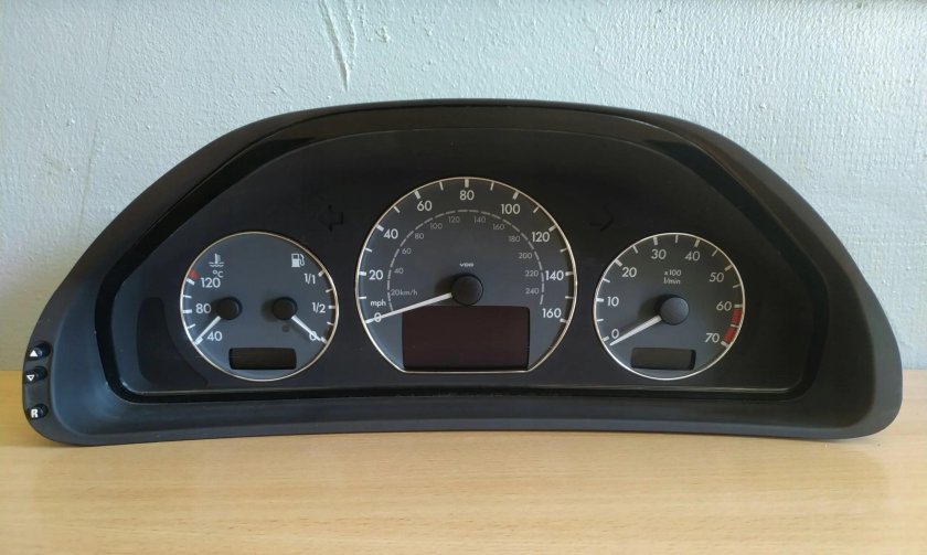 Приборная панель Mercedes w220