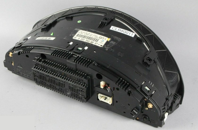 Приборная панель Мерседес 220