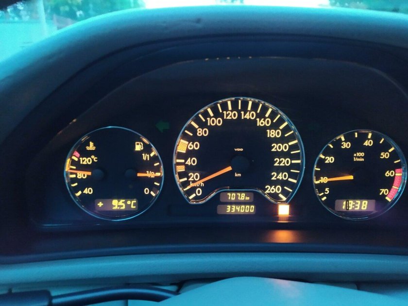 Панель приборов Мерседес w208