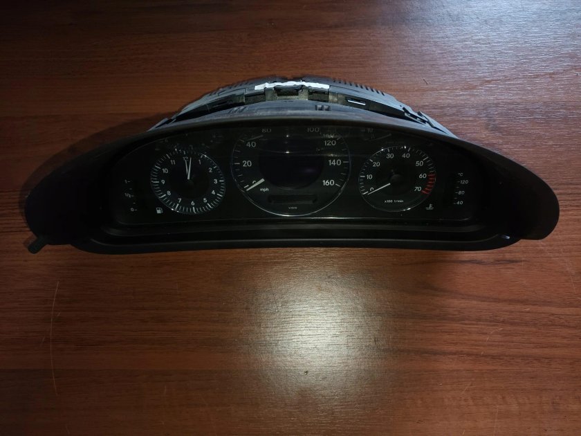 W209 приборная панель