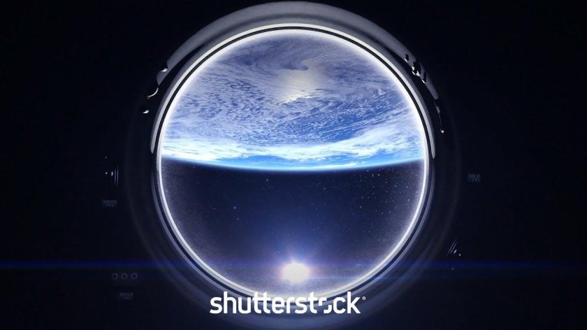 Планета в иллюминаторе