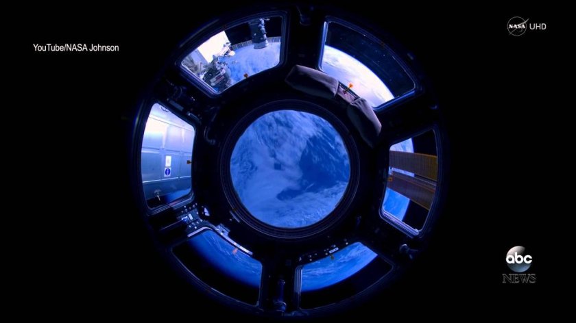 Космический иллюминатор