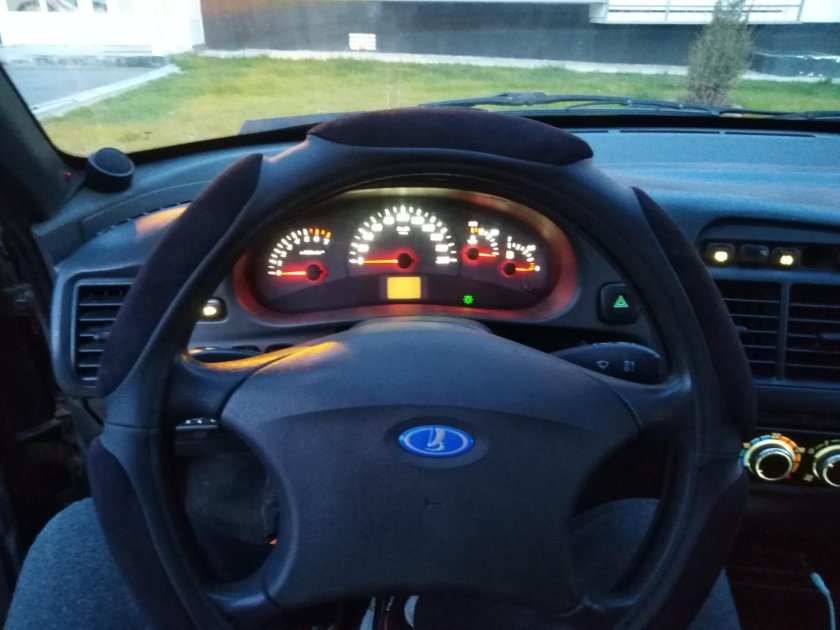 Лада ВАЗ 2112 приборка