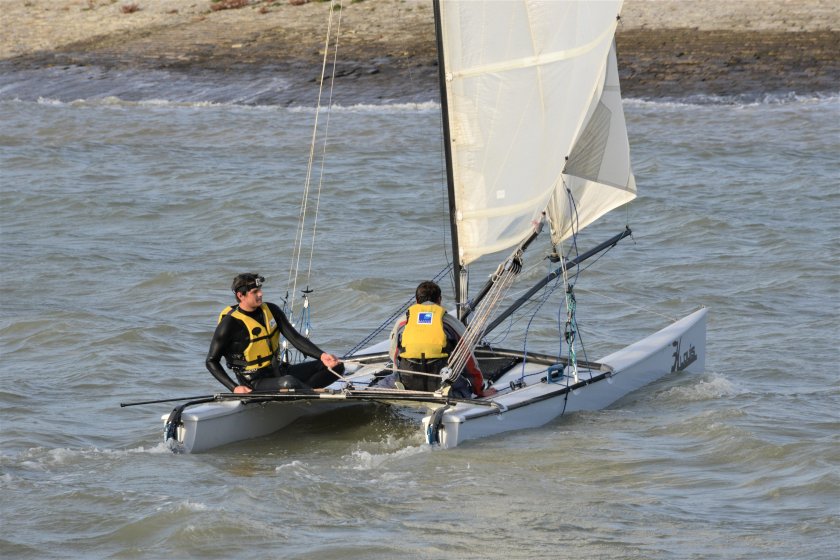 Парусный катамаран Накра