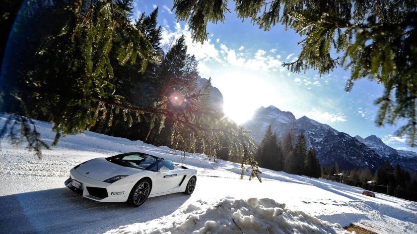 Ламборджини Галлардо зимой