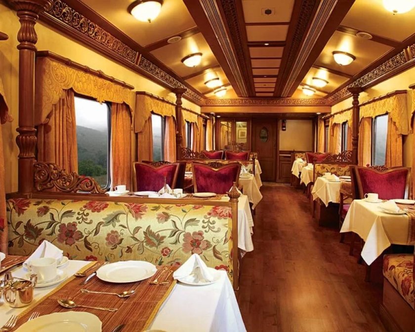 The Golden Chariot поезд