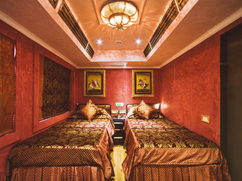 «Дворец на колесах» (Palace on Wheels)