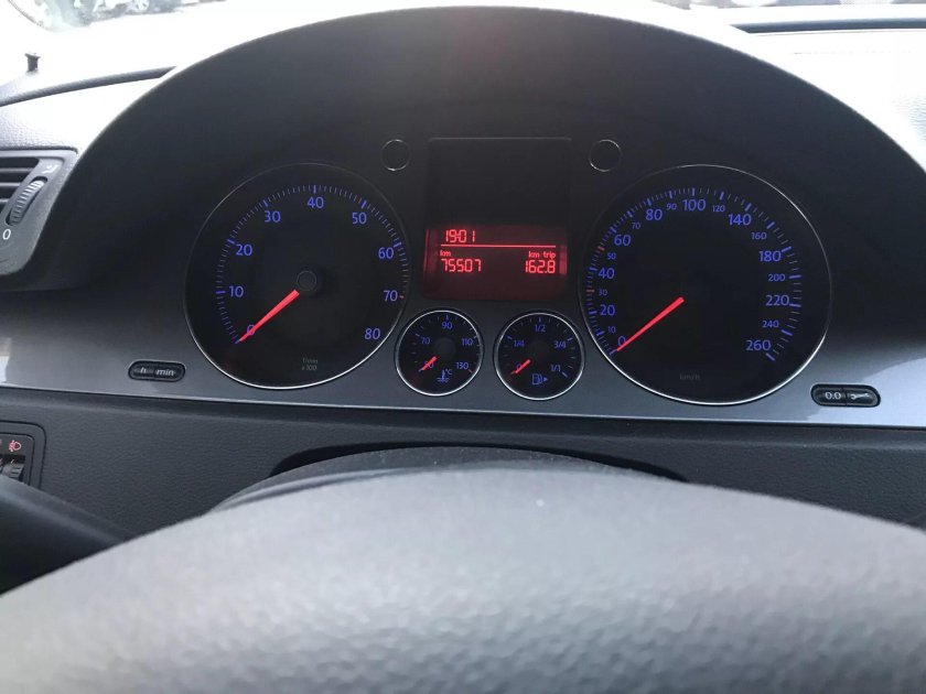 Passat b6 приборная панель