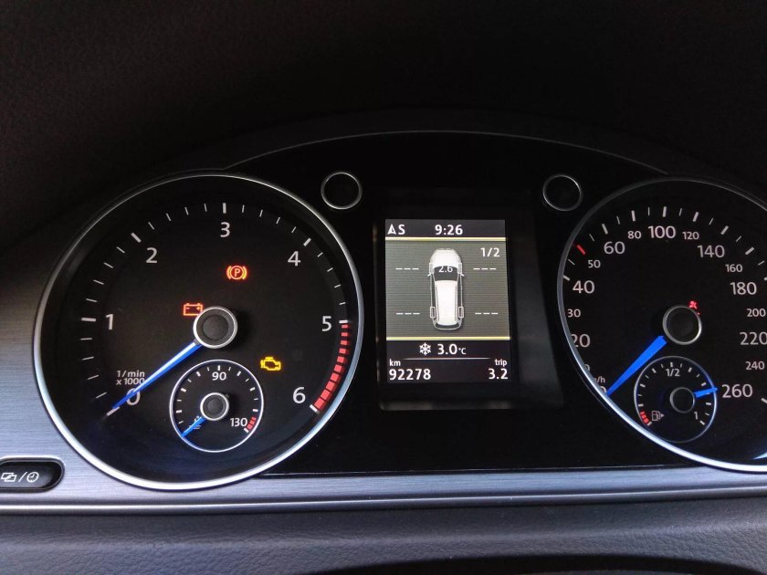 Панель приборов Passat b7