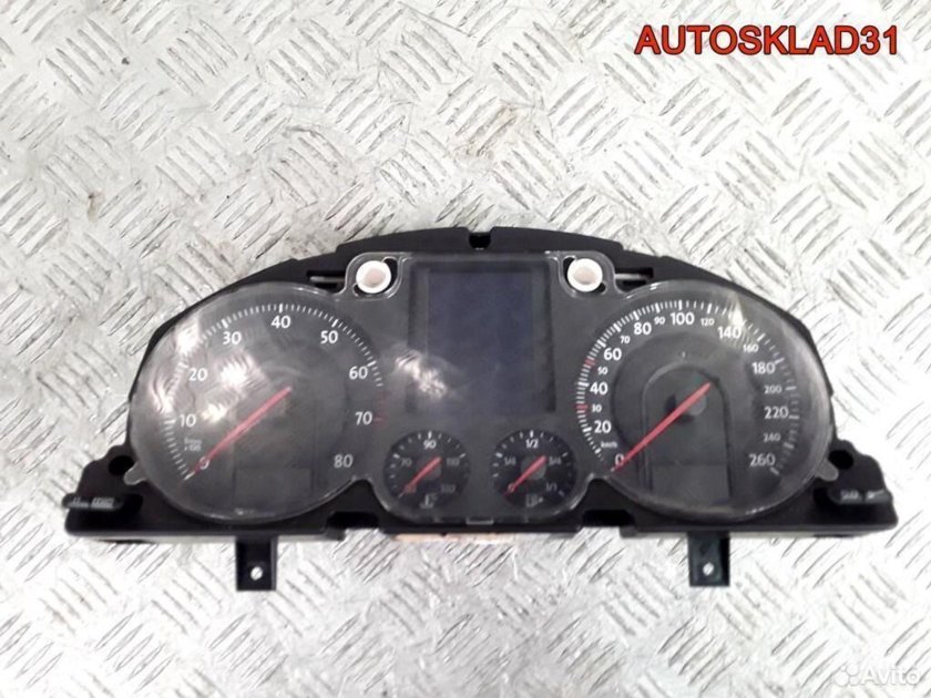 Стекло щитка приборов Пассат б6