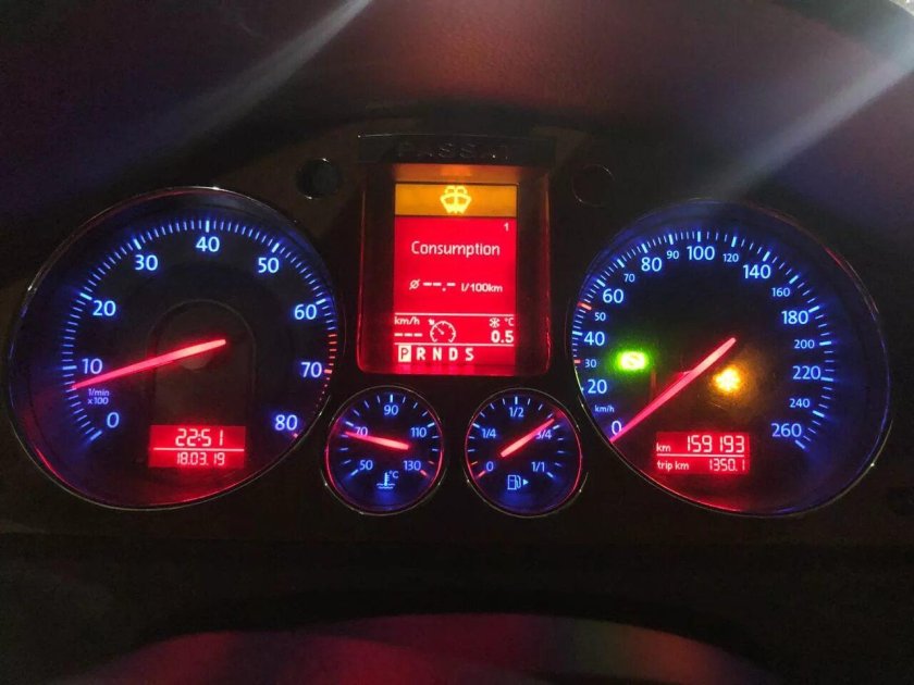 Passat b6 приборная панель