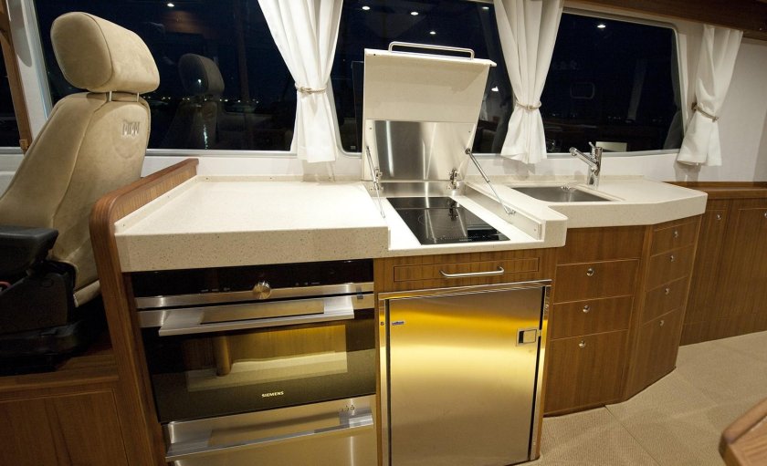 Лодка Тарга 46