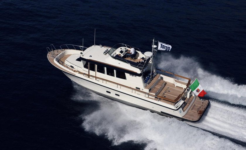 Яхта Targa 44