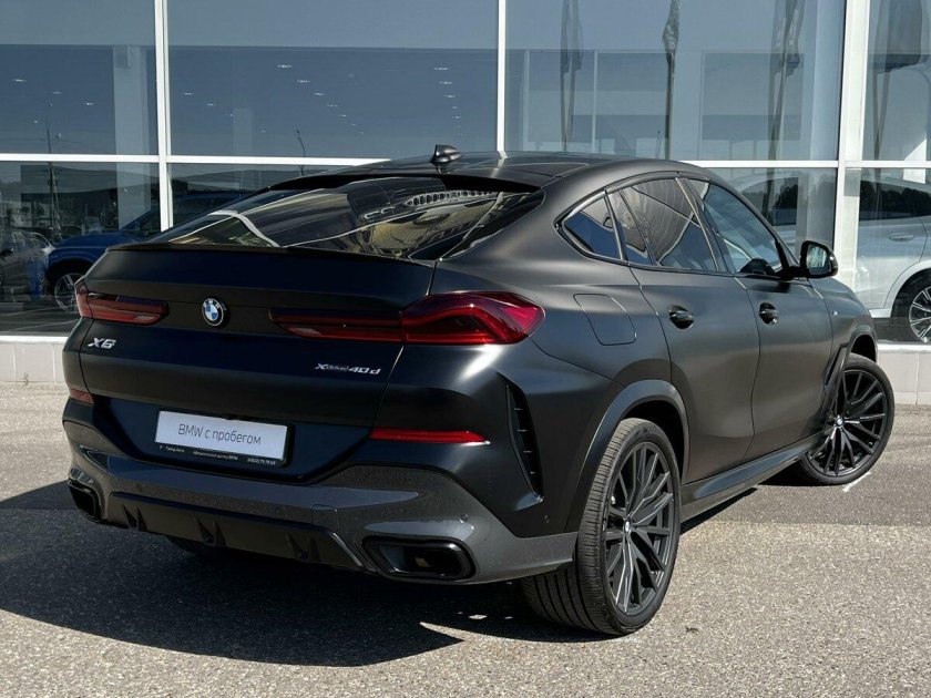 БМВ x6 2022