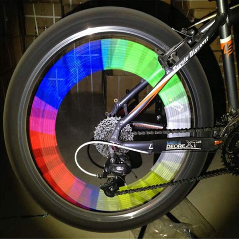 Проволока на спицах велосипеда