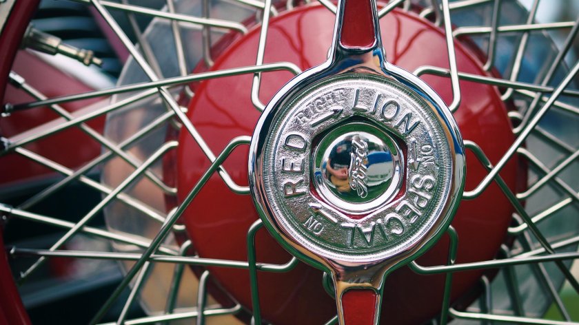 Проволока на спицах велосипеда