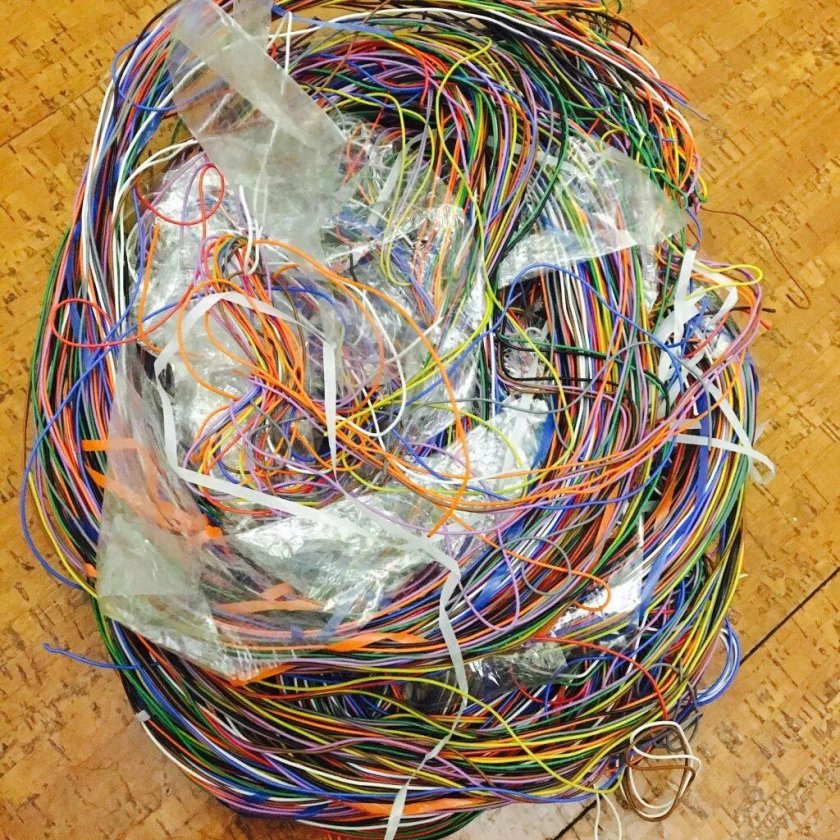 Цветная проволока на спицах