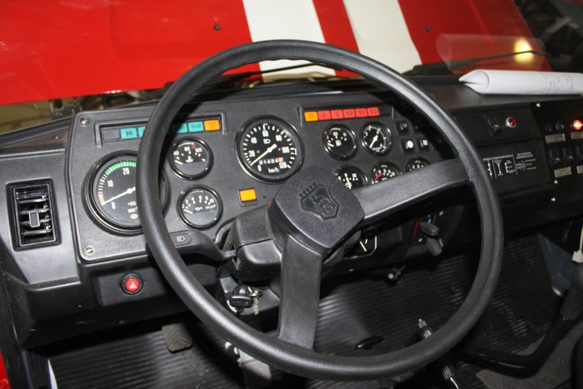 Автоцистерна пожарная АЦ 1.6-40 33081