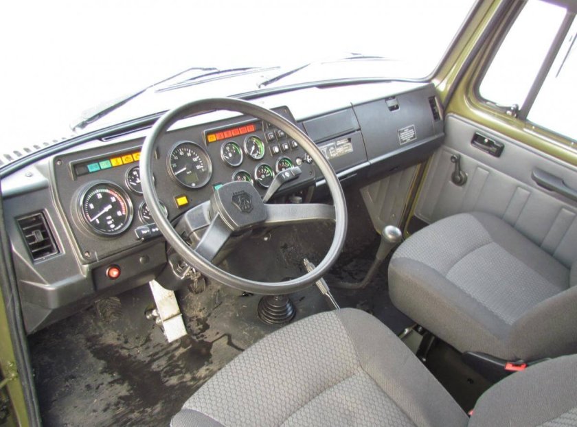 ГАЗ 3308 кабина